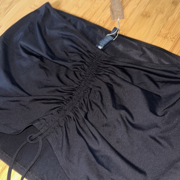 SKIMS Swim Ruched Mini Skirt in Onyx NEW - Picture 8 of 13
